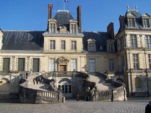 Fontainebleau_chateau_escalier_en_fer___cheval