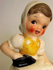 Une femme vaut quatre fois un mari Figurine ironing