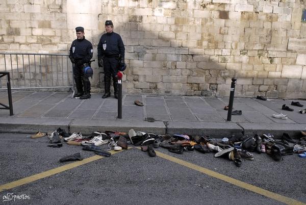lancer de pompes devant le ministère de la recherche.