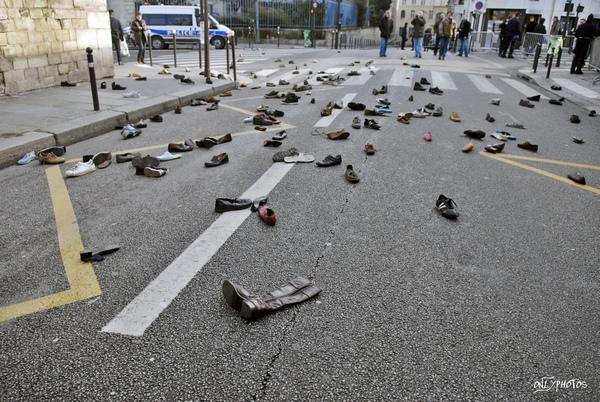 lancer de pompes devant le ministère de la recherche.