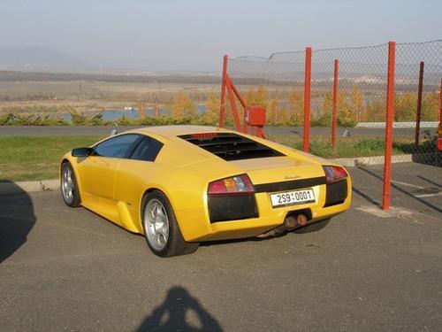 Lamborghini : Avant et après shampoing !?