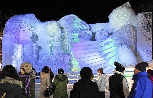 Le Festival de neige et glace sur l'île d'Hokkaido, Japon