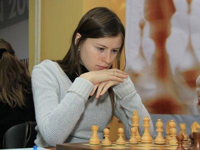 La russe Natalija Pogonina (2467) remporte le tournoi C seule en tête avec 8 points - Photo © Natalia Ushakova