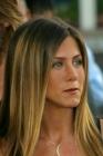 Jennifer Aniston, ses beaux yeux bleus ont pleuré mais ça va mieux ! 