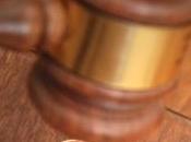 femme apprend divorce Facebook