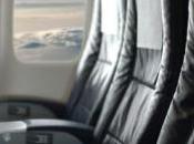 passagers d'un avion révoltent pilote, soûl, refuse quitter l'appareil