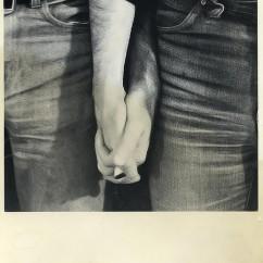 vintage-gay-couple-mains-amour-242x242 photographie