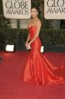 Une robe bustier rouge comme le tapis, Eva Longoria est encore une fois au top