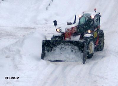 La Chaux-de-Fonds: neige 17 février 2009 pelleteuse