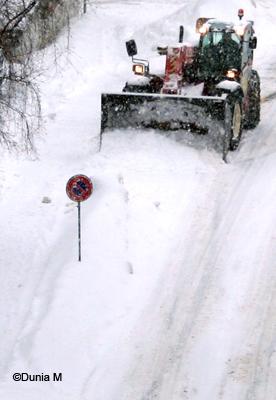 La Chaux-de-Fonds: neige 17 février 2009 pelleteuse