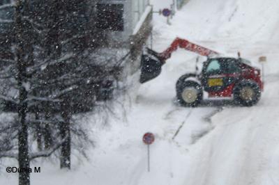 La Chaux-de-Fonds: neige 17 février 2009 pelleteuse