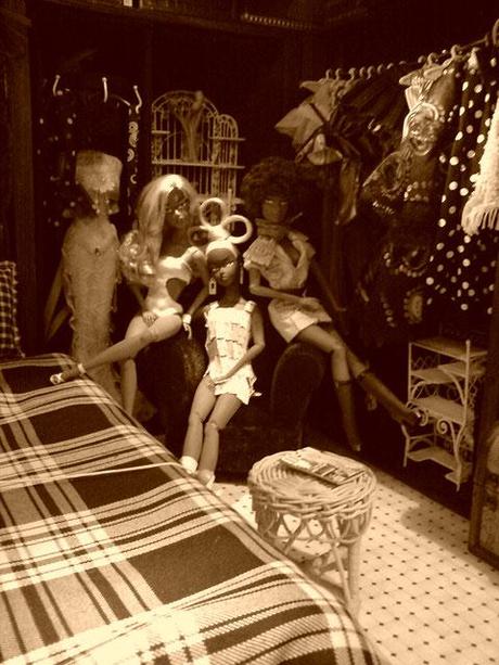 Mes AA Monsieur Z squattent la chambre de Charlie pour une scéance photo :) Mes AA Monsieur Z squattent la chambre de Charlie pour une scéance photo :)