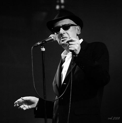 Alain Bashung annule plusieurs concerts pour raisons médicales