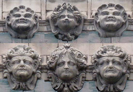 Les six du 7 place Théodore-Aubanel / The six of the 7 Théodore-Aubanel square
