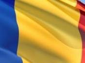 femme tricote cheveux pour faire vêtements