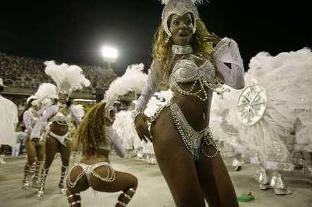 Le costume le plus rikiki du carnaval de Rio4