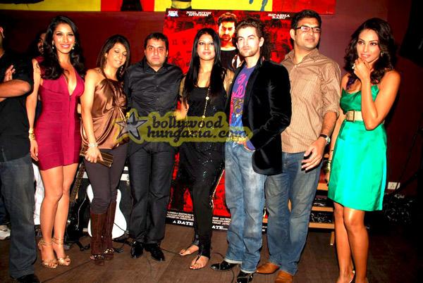 [PHOTOS] Neil & Bipasha launch Aa Dekhen Zara band
