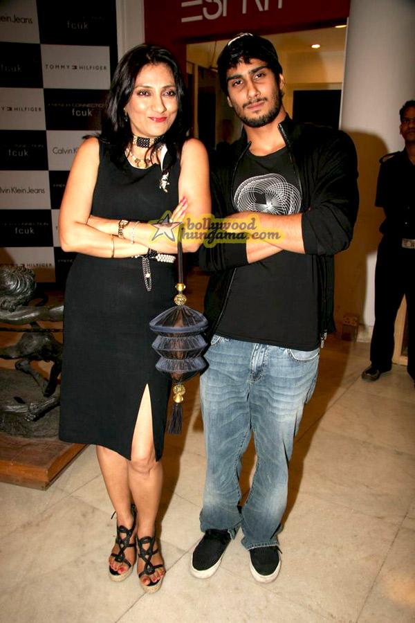 [PHOTOS] Mugdha & Prateik Babbar at Vama Fashion event