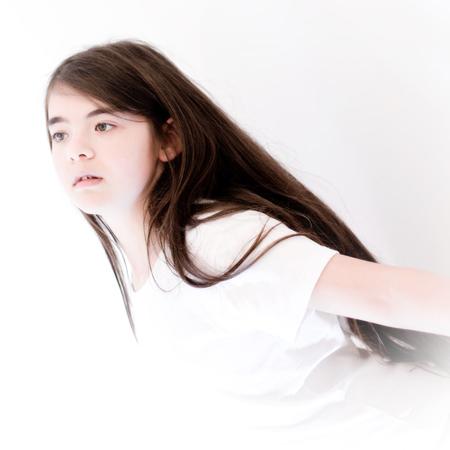 Plus claire la lumière, plus sombre l'obscurité...