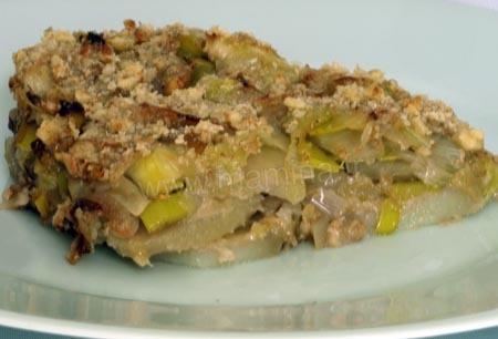 Poireaux-pommes de terre-noix-fromages, un gratin-crumble qui change