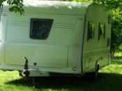 famille obligée vivre dans caravane poursuivie voisins