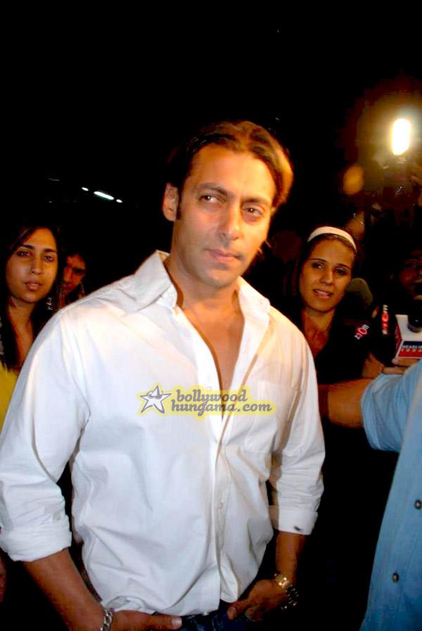 [PHOTOS] Shahrukh Khan et Salman Khan réunis pour le mariage