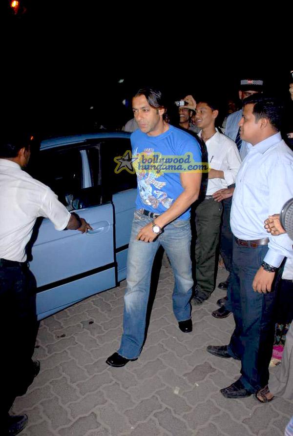 [PHOTOS] Shahrukh Khan et Salman Khan réunis pour le mariage