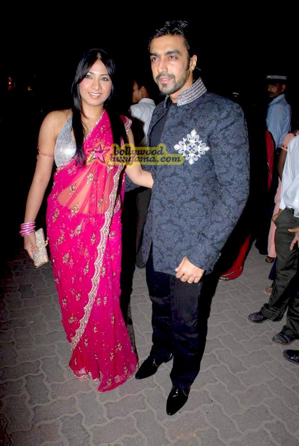 [PHOTOS] Shahrukh Khan et Salman Khan réunis pour le mariage