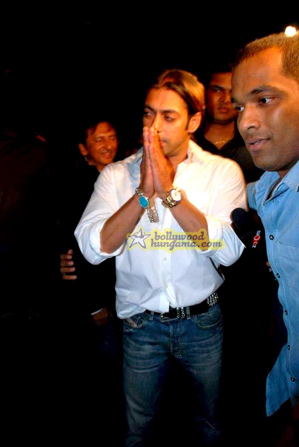 [PHOTOS] Shahrukh Khan et Salman Khan réunis pour le mariage