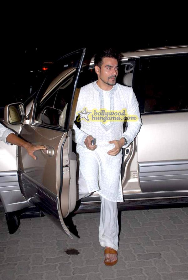 [PHOTOS] Shahrukh Khan et Salman Khan réunis pour le mariage