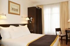 jjw-hotel-champlain-paris-640x425-classic-double-room.jpg