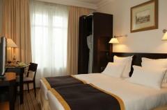 jjw-hotel-champlain-paris-640x425-superior-twin-room.jpg