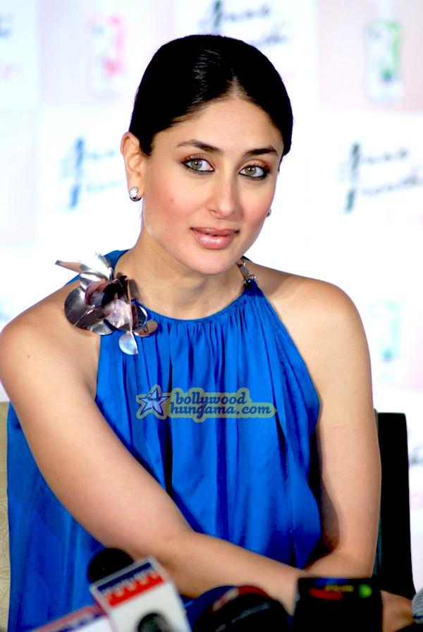 [PHOTOS] Kareena Kapoor unveils Anne French roll on