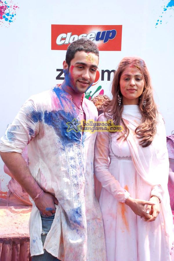 [PHOTOS] Holi Bash !