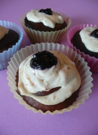 p10408721 Peanut butter and blueberry jelly cupcakes
