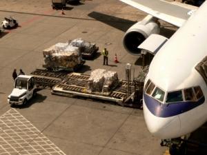 Le magicien qui prétendait avoir traversé l'Atlantique dans une caisse avait menti Aéroport cargo