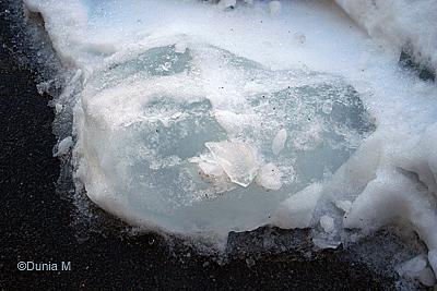 La Chaux-de-Fonds: blocs de glace tombés de toits