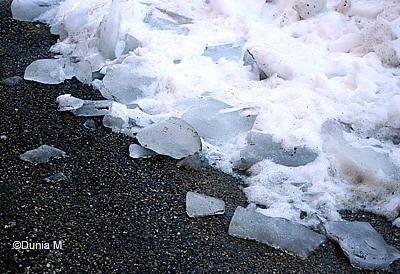 La Chaux-de-Fonds: blocs de glace tombés de toits