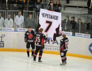 La formation d'Omsk rend hommage à Cherepanov en retirant son numéro 7