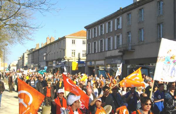 Succès de la mobilisation avec15000 manifestants à La Roche sur Yon !