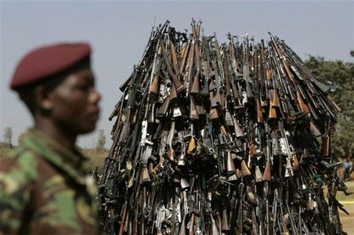 Destruction des armes au Kenya