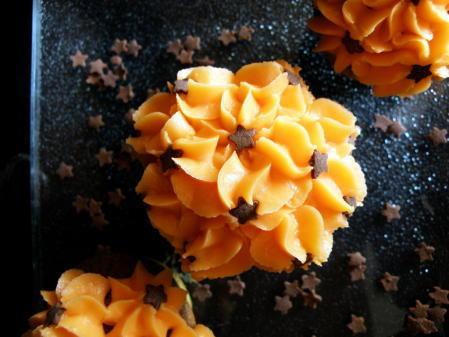 Cupcackes au chocolat & à l'orange, glaçage