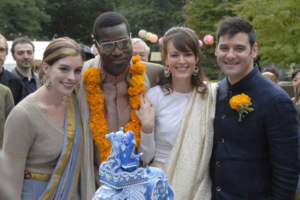 Anne Hathaway, Tunde Adebimpe, Rosemarie DeWitt et Mather Zickel. Sony Pictures Releasing France