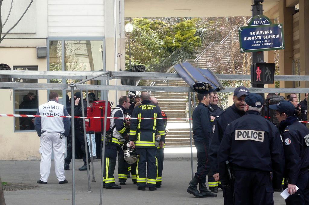 Fait Divers - Corvisart (551)