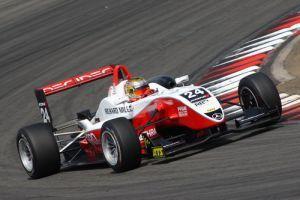 F3 - Jules Bianchi signe le meilleur chrono à Estoril