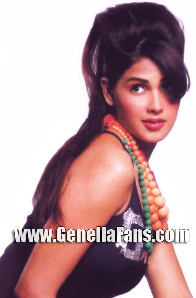 Genelia D'Souza nouveau look