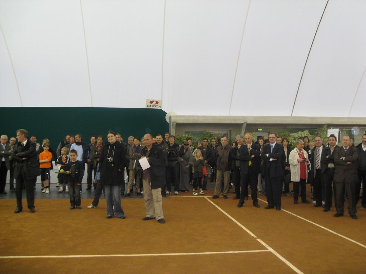 Partenariat innovant pour couvrir deux courts tennis aux Terres Noires