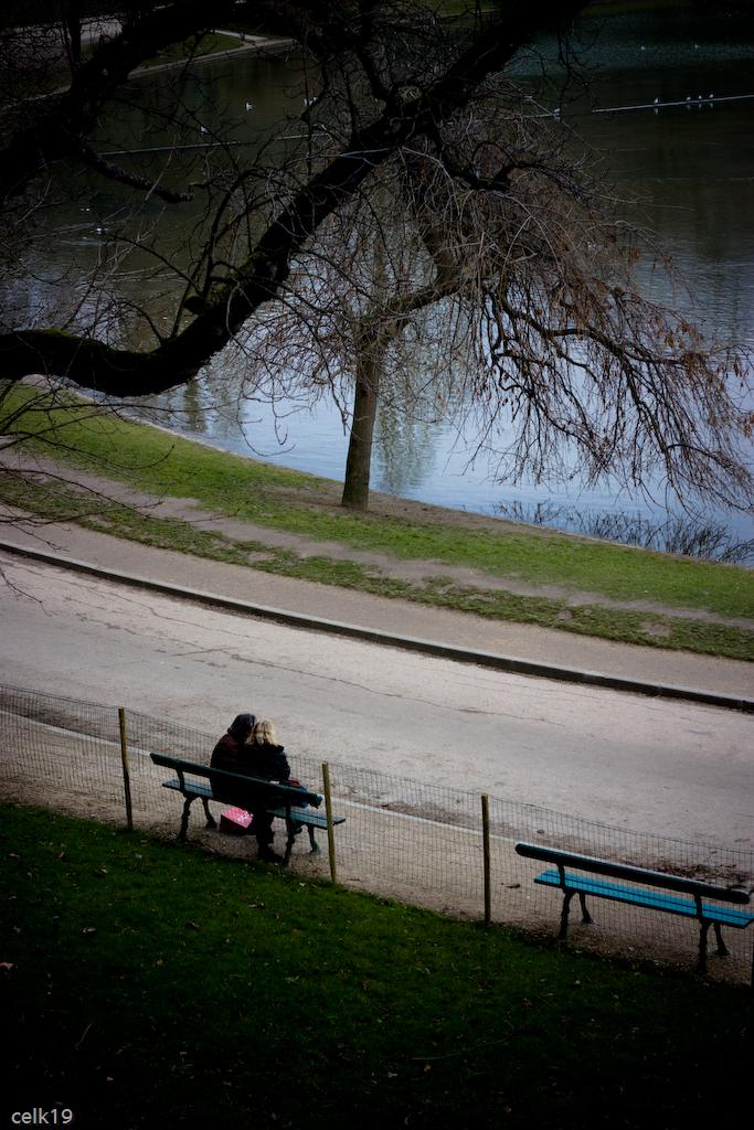 Sur les bancs