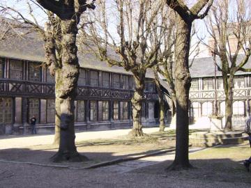 L'aître Saint-Maclou. Merci à Nadège pour cette jolie photo.