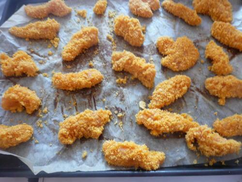 Les nuggets de poulet aux cornflakes, faits par les kids...